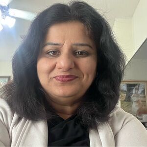 Meet your Posher, Lina